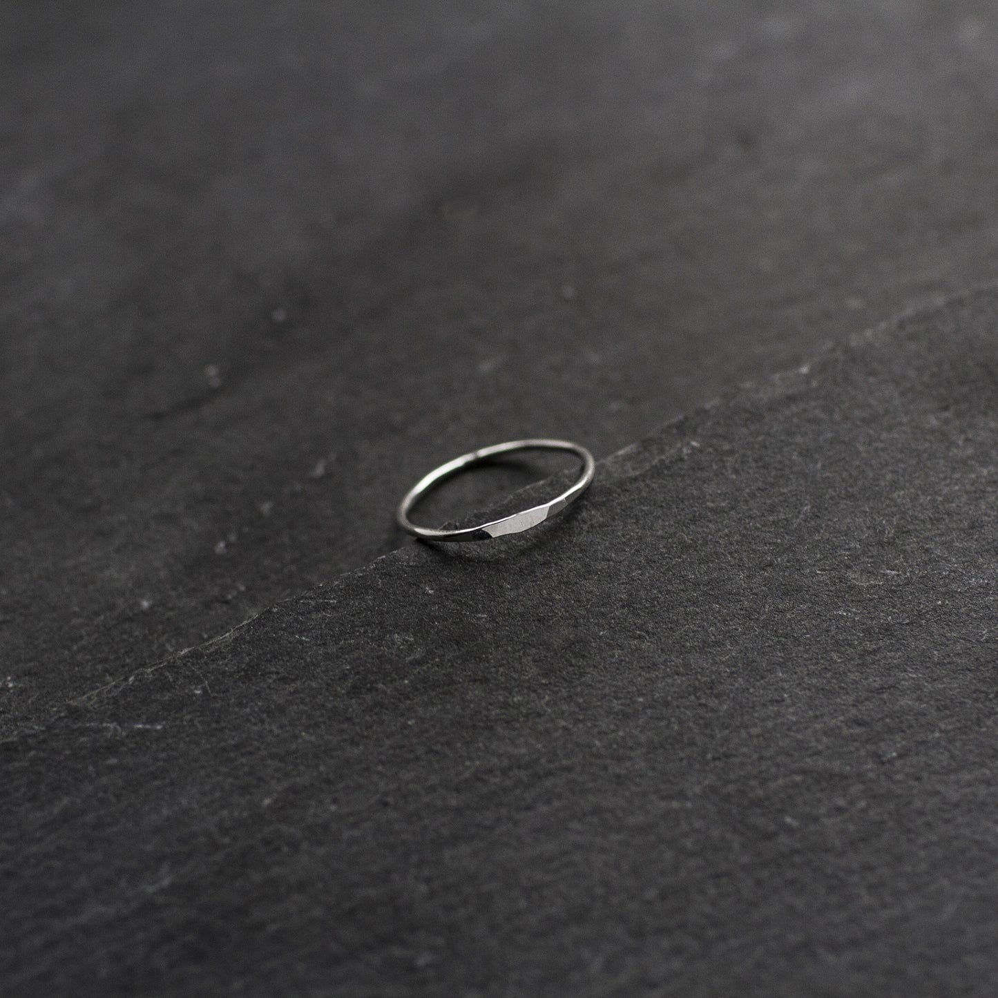 Onepoint Hammered Ring 0.1