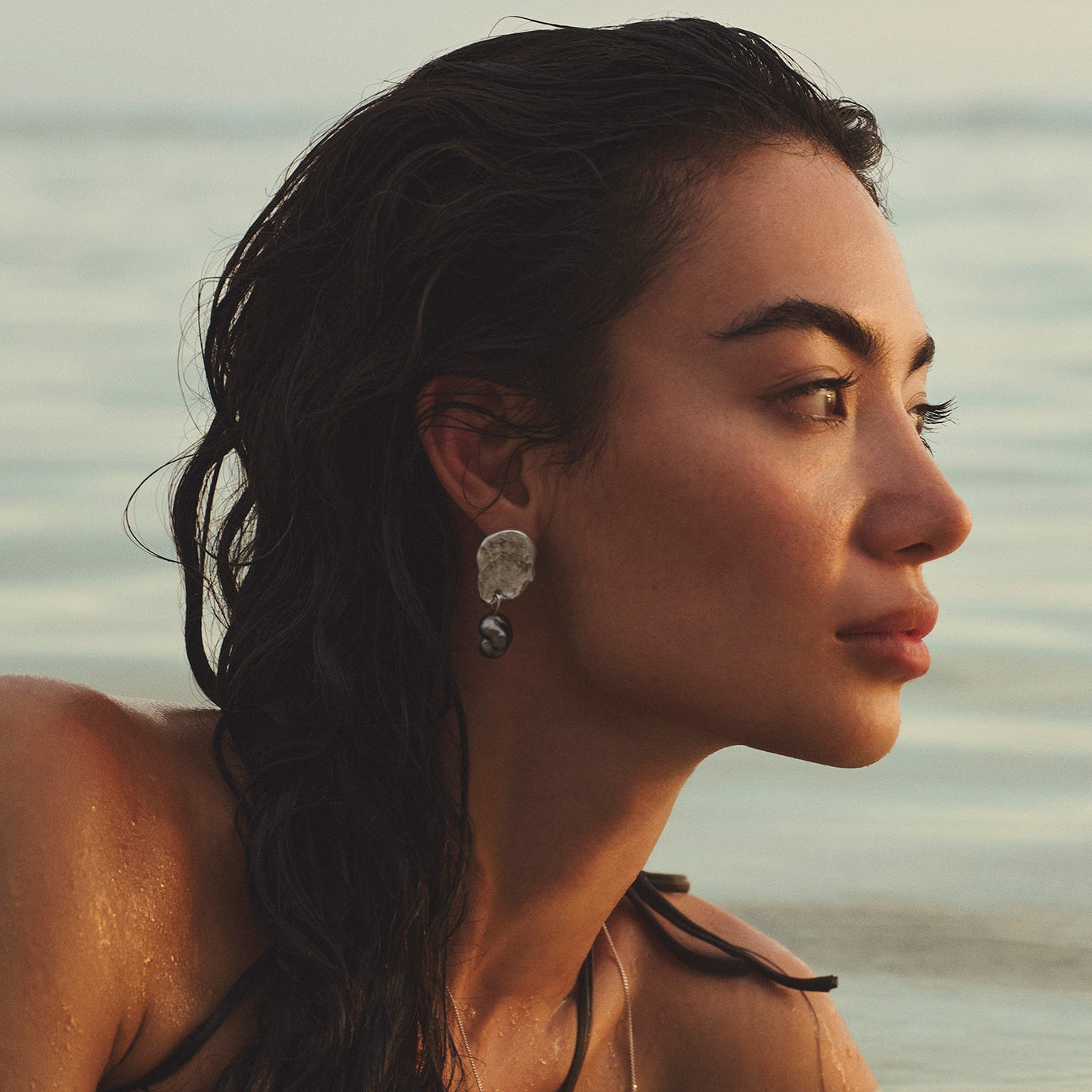 Shell Imprint with Tahiti Keshi Pearl