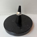 Moulded Signet Ring Square w. sapphire