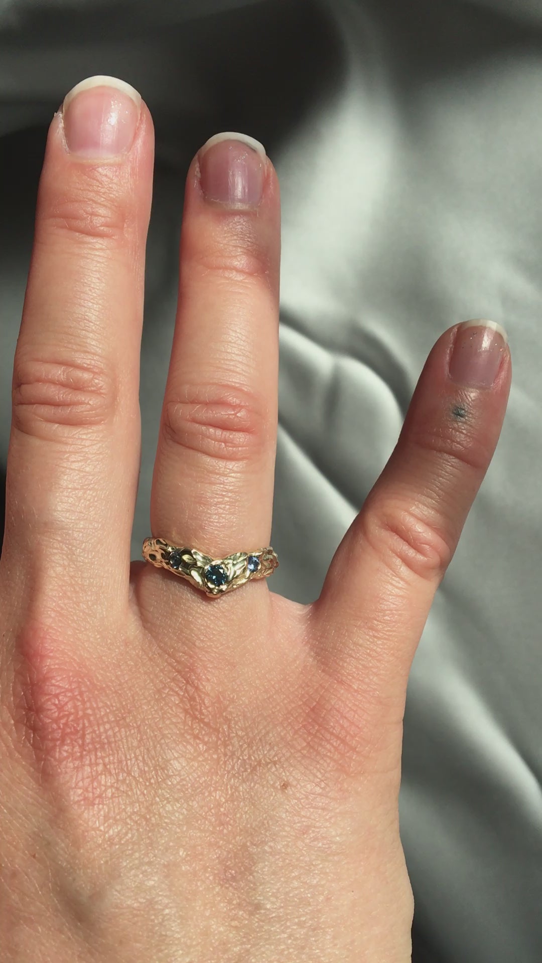 14k gold organic "v"ring