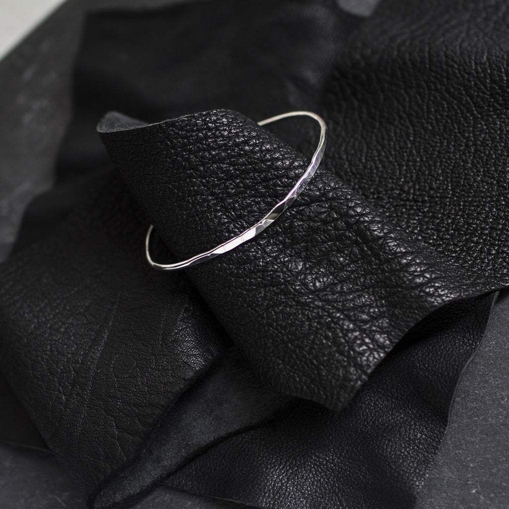 Onepoint Hammered Bracelet