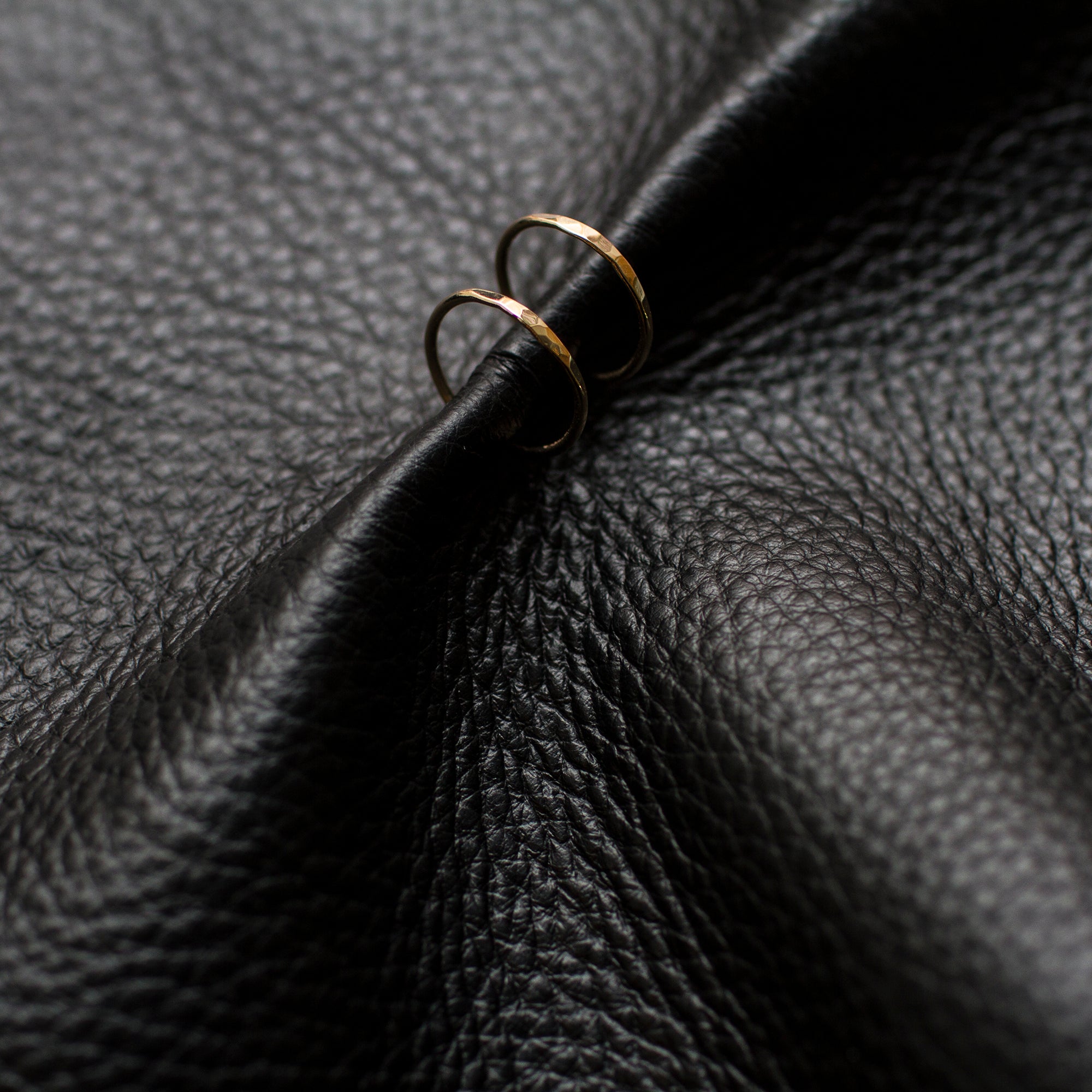 Onepoint Hammered Earrings 14k gold