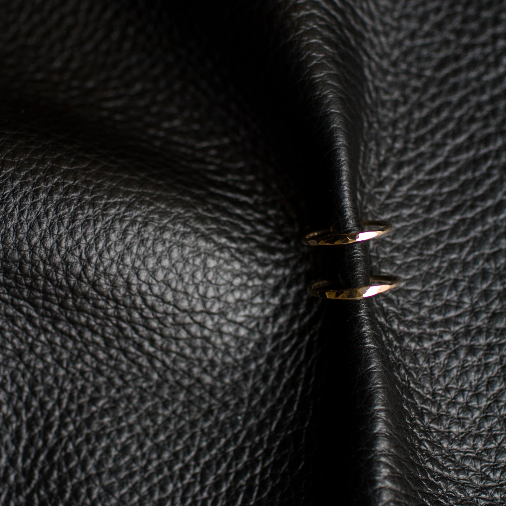 Onepoint Hammered Earrings 14k gold