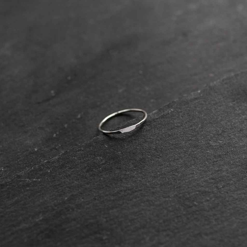 Onepoint Hammered Ring 0.1