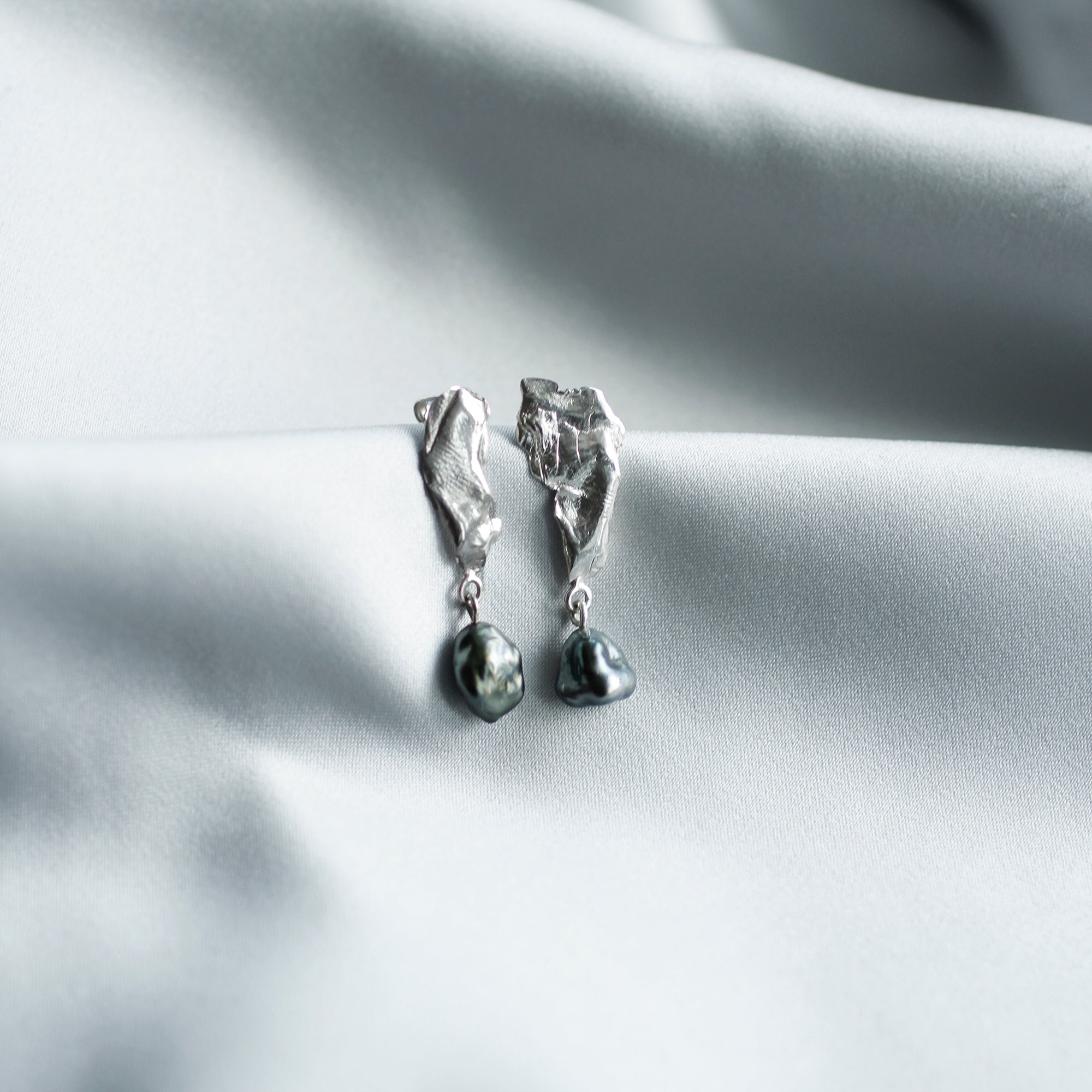 One-of-a-kind Keshi Earring 0.1