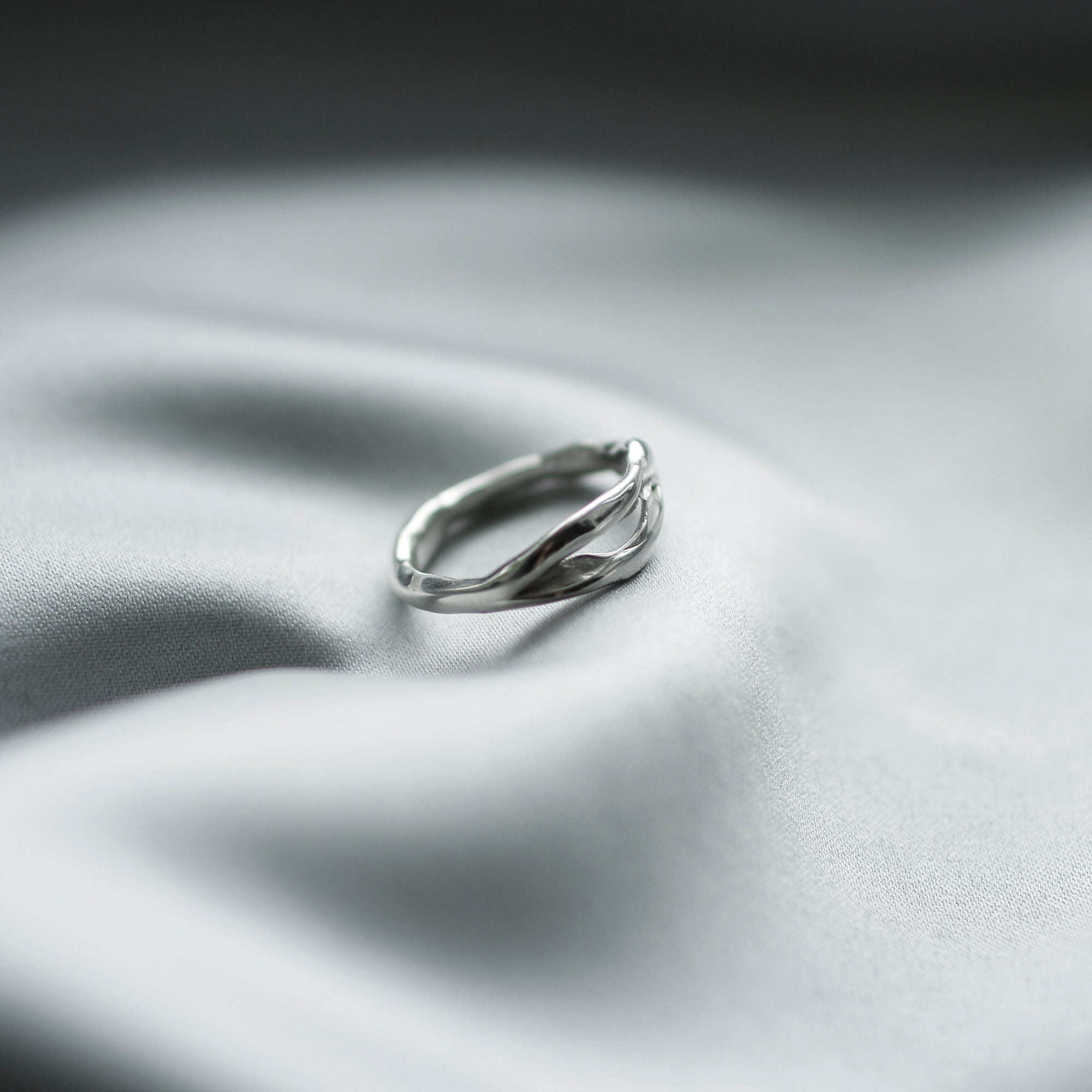 Sculptured Split Ring