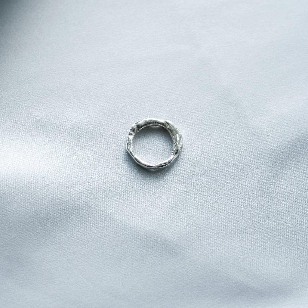 Sapphires Sculptured Ring