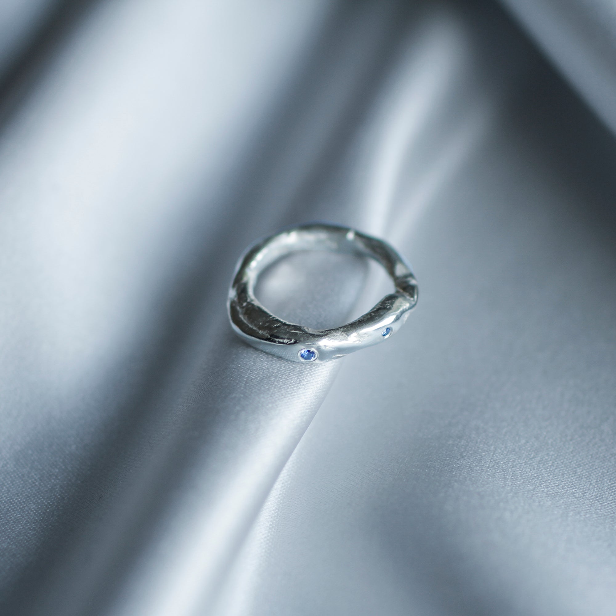 Sapphires Sculptured Ring